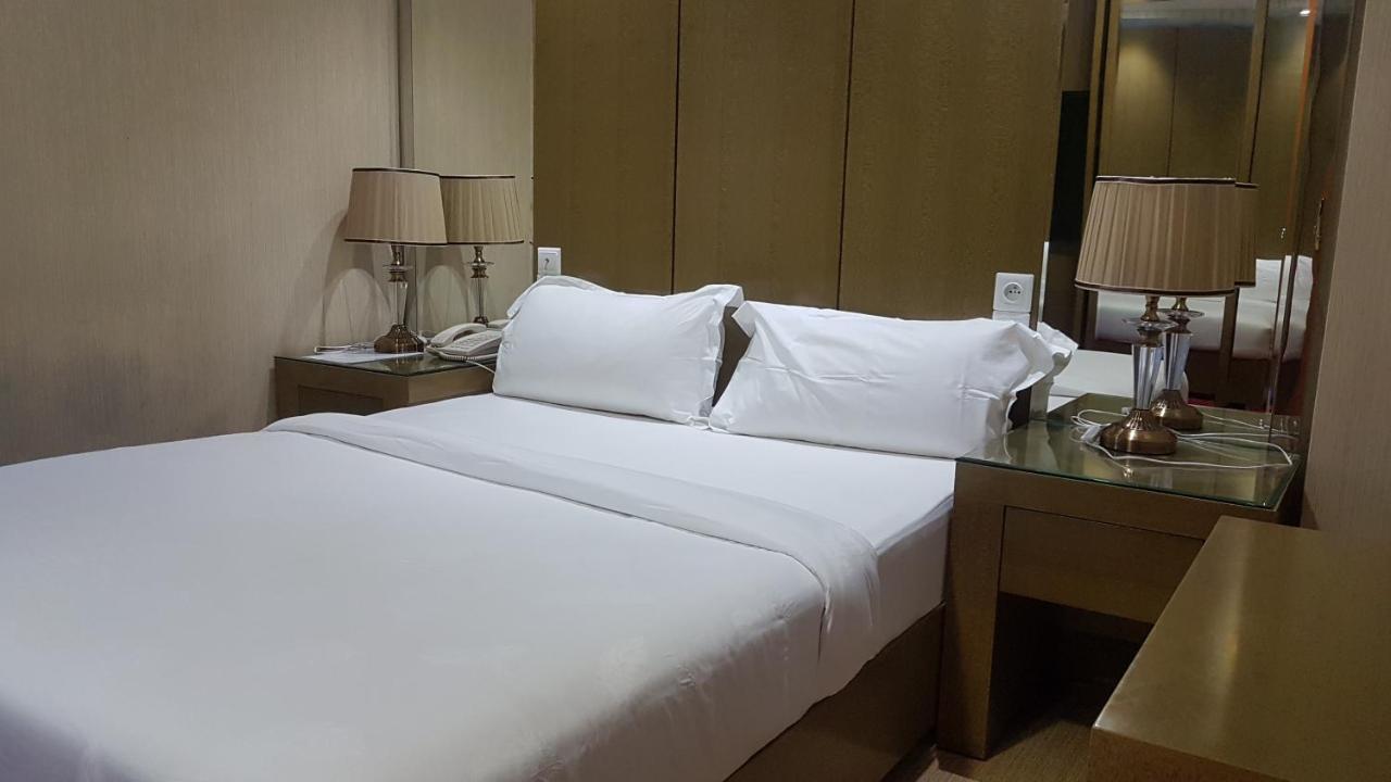 Edmond Hotel Brazzaville Exteriör bild