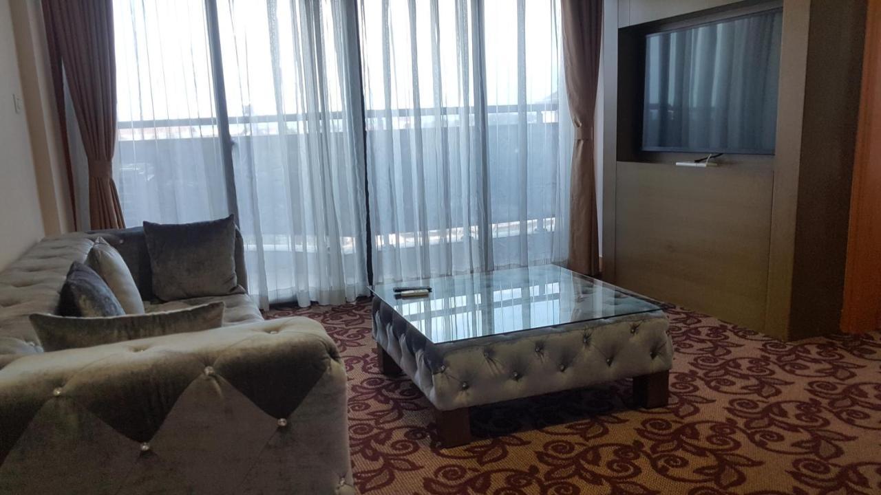 Edmond Hotel Brazzaville Exteriör bild